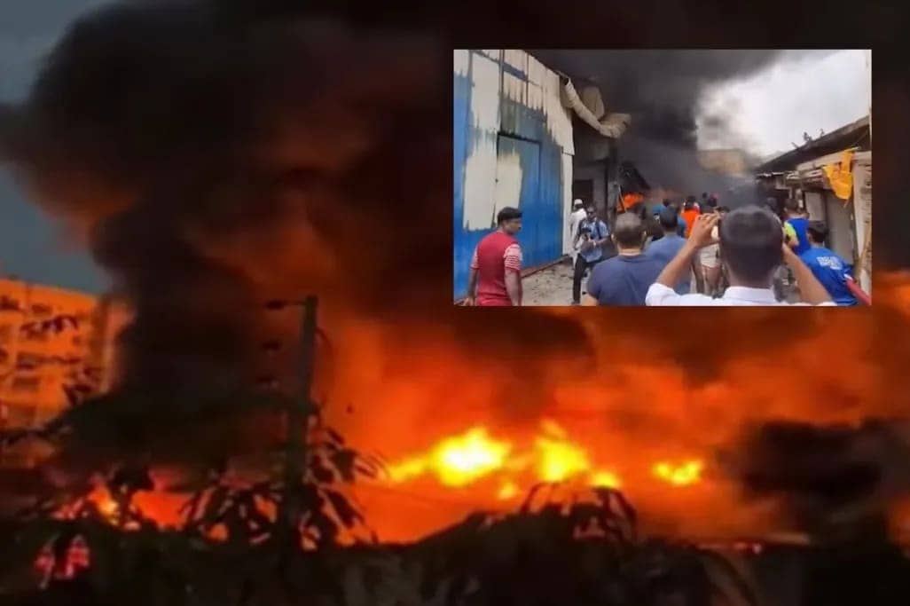 রাজধানীর ফোম কারখানায় আগুন, ঘটনাস্থলে ফায়ার সার্ভিসের একাধিক ইউনিট