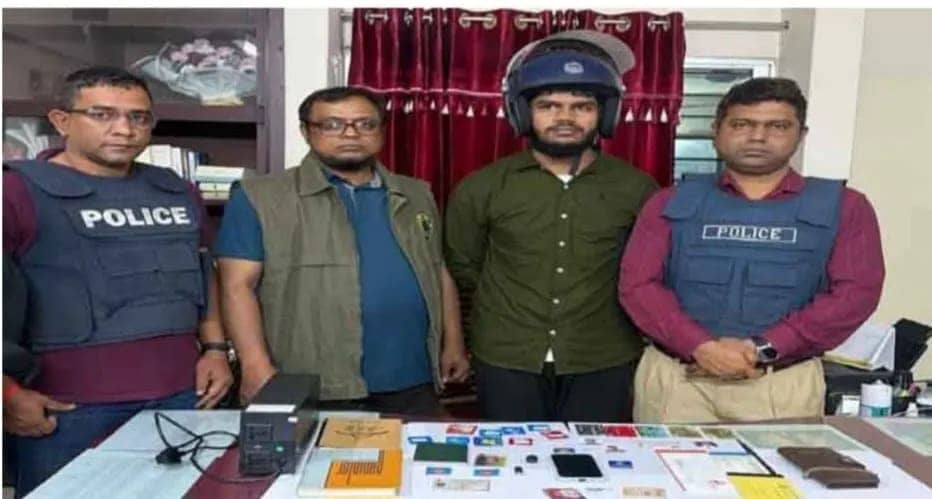 ভারতে পালানোর চেষ্টাকালে নিষিদ্ধ উগ্রবাদী সংগঠনের সদস্য গ্রেপ্তার