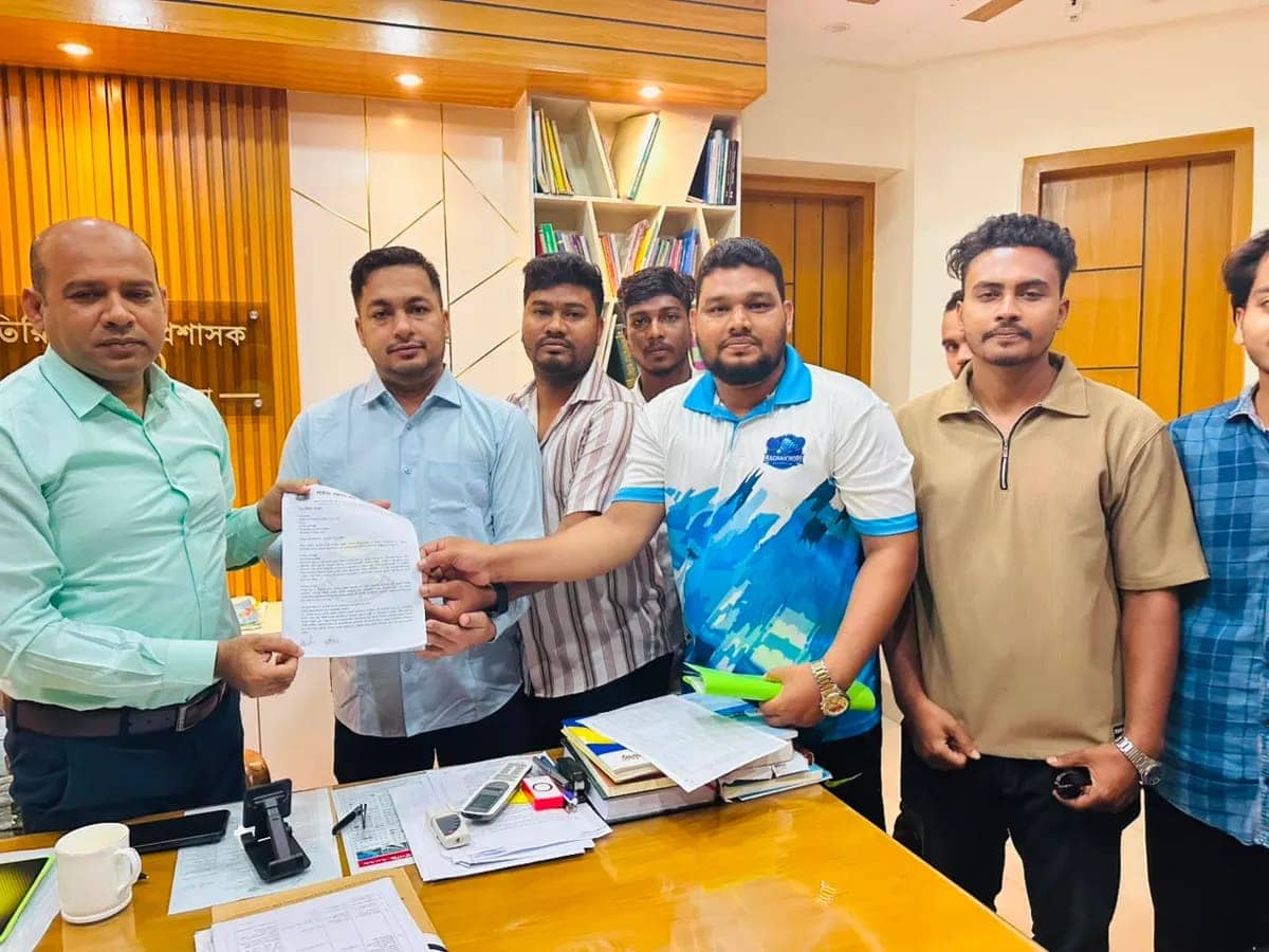 ডেপুটি স্পিকারকে সতর্ক করার দাবিতে প্রধানমন্ত্রীর কাছে পিসিসিপির স্মারকলিপি