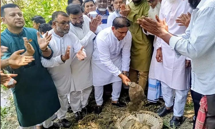 জনগণের উন্নয়নে বিভিন্ন প্রকল্প বাস্তবায়নাধীন: এমপি খোকন