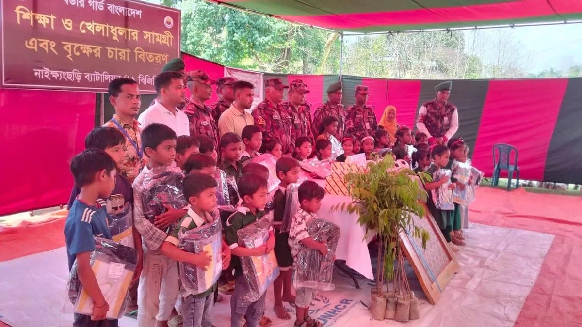 নাইক্ষ্যংছড়িতে বিজিবির ফ্রি মেডিকেল ক্যাম্প, সহায়তা পেল শতাধিক পরিবার