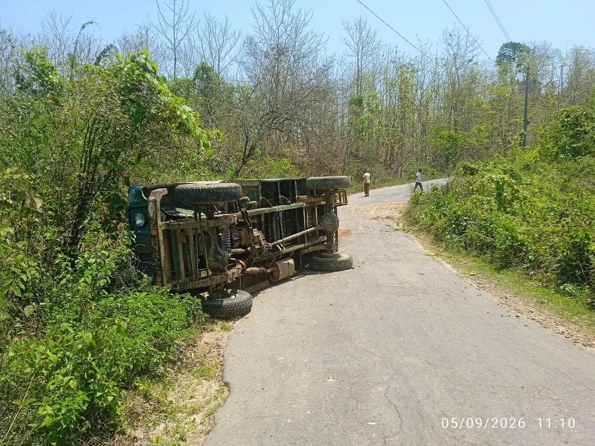 রাজস্থলীতে চাঁদের গাড়ি উল্টে আহত ৬