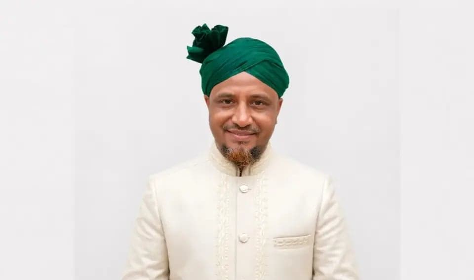 ত্যাগ ও সম্প্রীতির বার্তা দিয়ে ঈদ শুভেচ্ছা জানালেন মাওলানা আব্দুল বাছিত খান