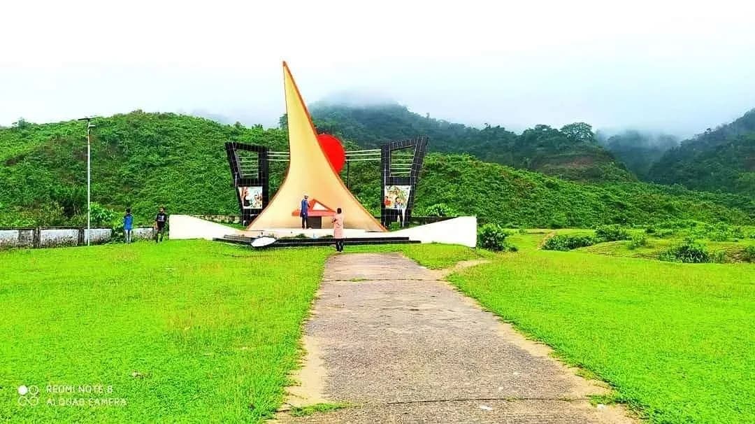 অবহেলায় জৌলুস হারাচ্ছে বাঁশতলা পর্যটনকেন্দ্র