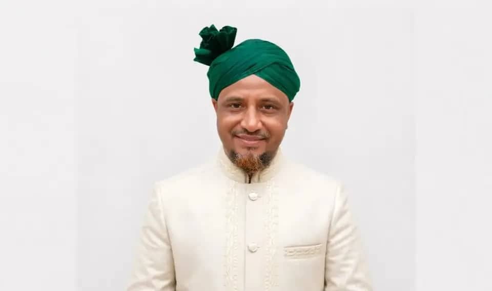ত্যাগ ও সম্প্রীতির বার্তা দিয়ে ঈদ শুভেচ্ছা জানালেন মাওলানা আব্দুল বাছিত খান